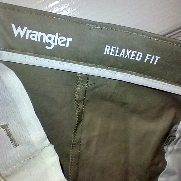 NWT Wrangler Riata Flat Front Relaxed Fit Chino Pants Men's sz 42X30. - Picture 8 of 9